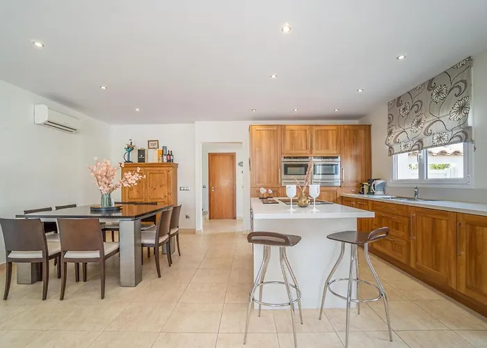 2024 Ebre 36b By Homeselectspain Villa *